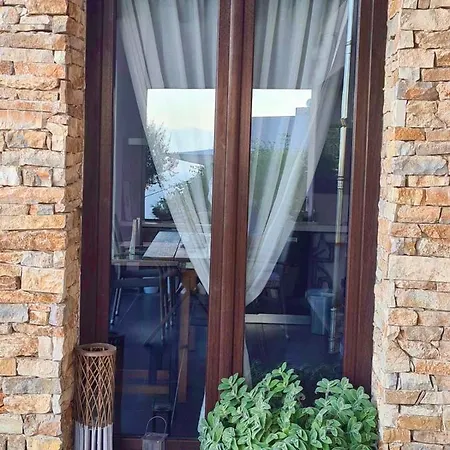 Platanos Villa Vila *