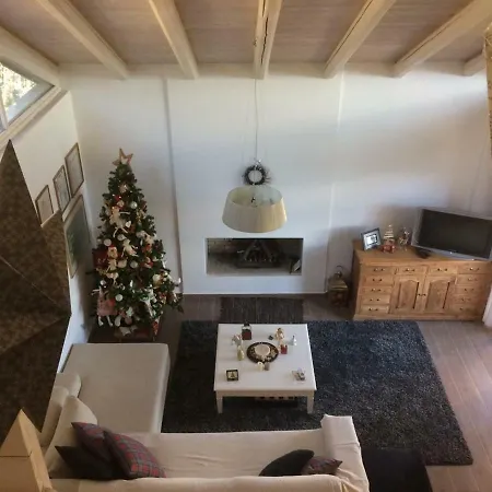 Platanos Villa Vila *