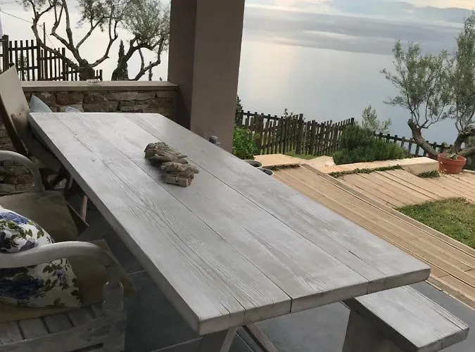 Villa Platanos Villa *